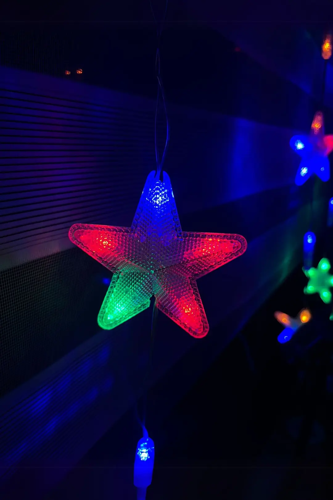 RGB Yıldız Perde Led 136 LED | Kumandalı, Çok Renkli